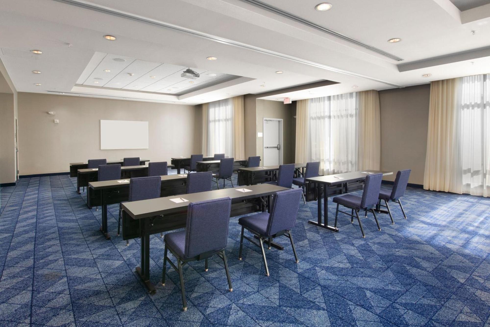 Courtyard By Marriott Lubbock Downtown/University Area Ngoại thất bức ảnh