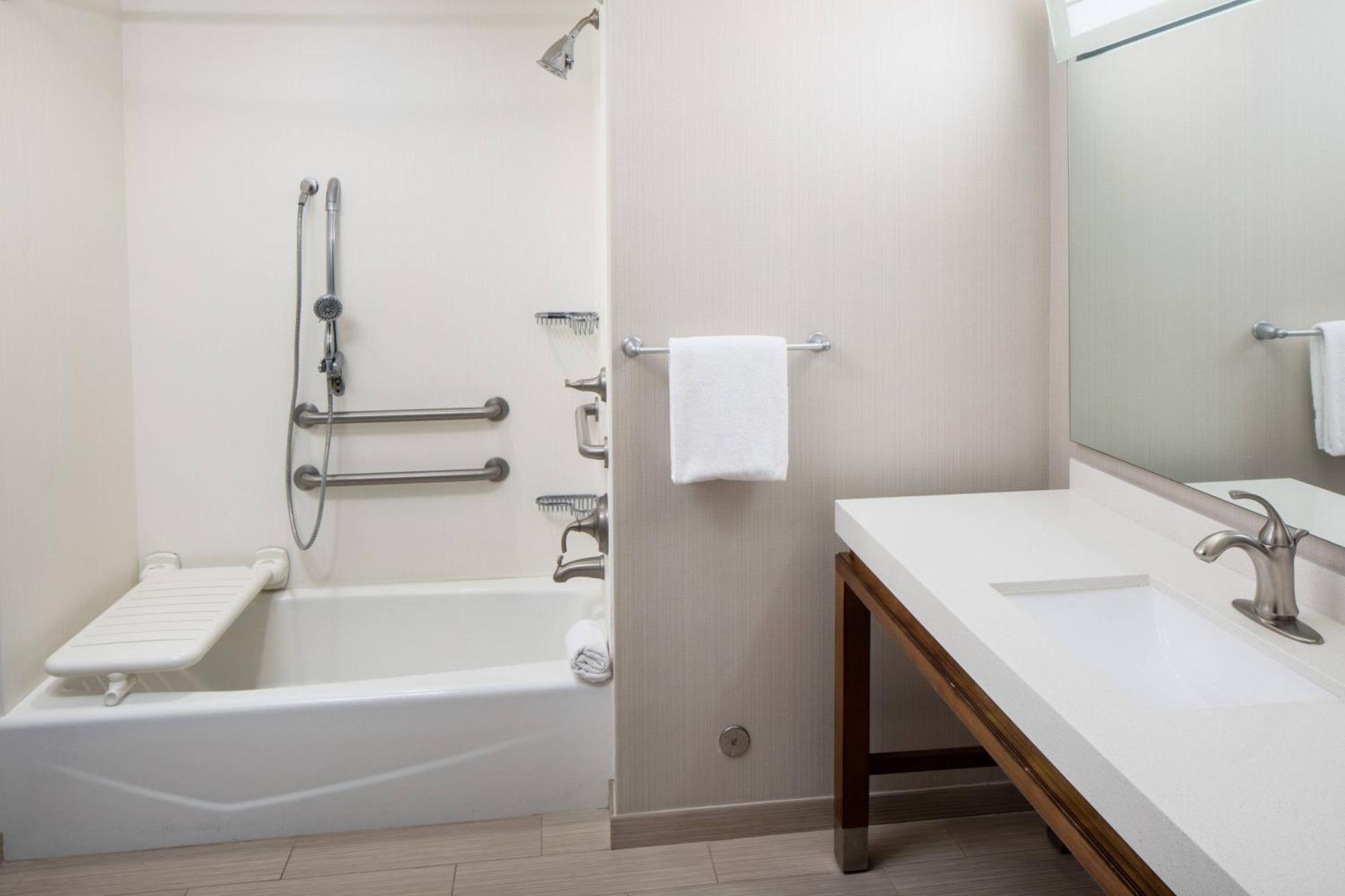 Courtyard By Marriott Lubbock Downtown/University Area Ngoại thất bức ảnh